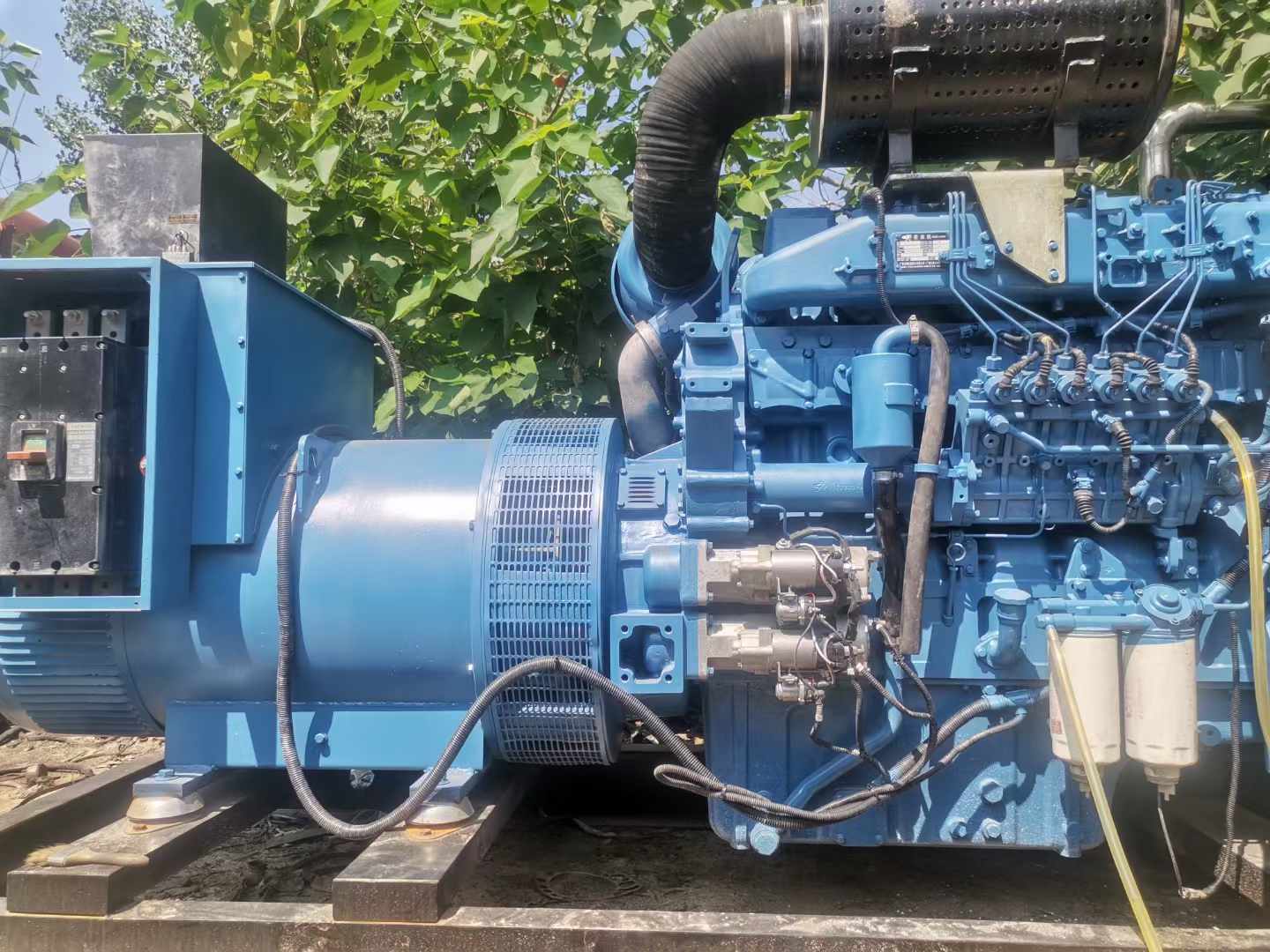 颍东详细说明降低 800kW 柴油发电机输出电流波动的方法